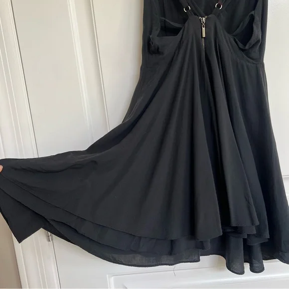 UO Women’s Kimchi Blue Fit and Flare Strappy Back Black Mini Cocktail Dress - Picture 9 of 12